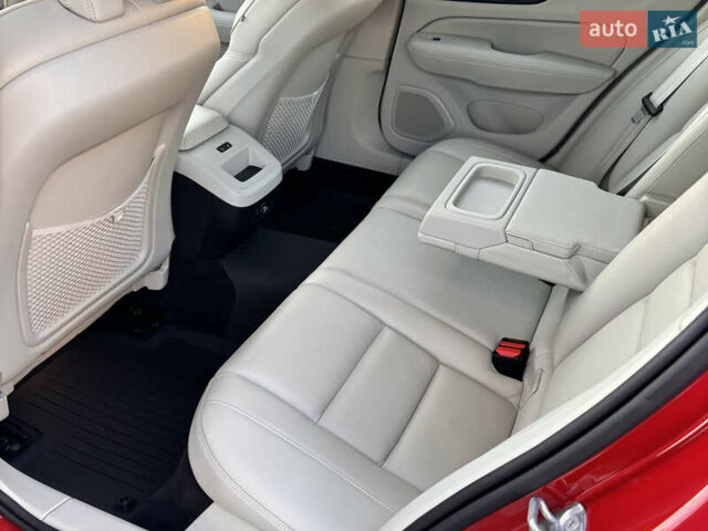 Красный Вольво B60, объемом двигателя 1.97 л и пробегом 177 тыс. км за 28500 $, фото 7 на Automoto.ua