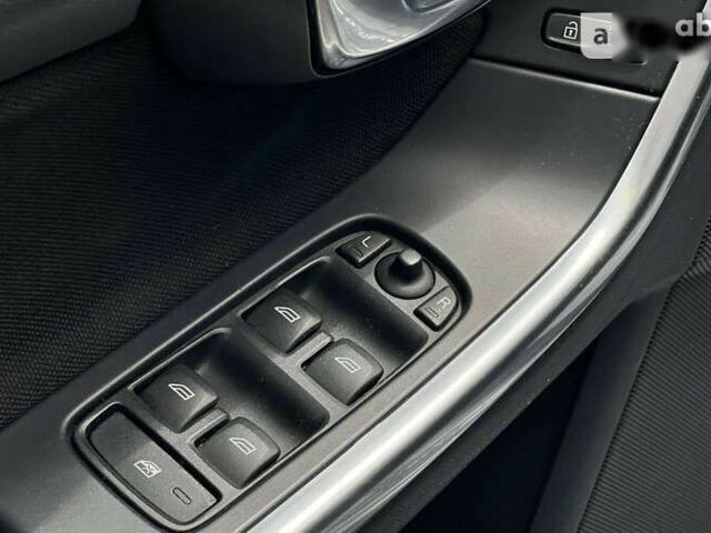 Вольво B60, объемом двигателя 2 л и пробегом 304 тыс. км за 10400 $, фото 7 на Automoto.ua