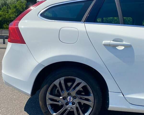 Вольво B60, объемом двигателя 1.6 л и пробегом 220 тыс. км за 11900 $, фото 5 на Automoto.ua