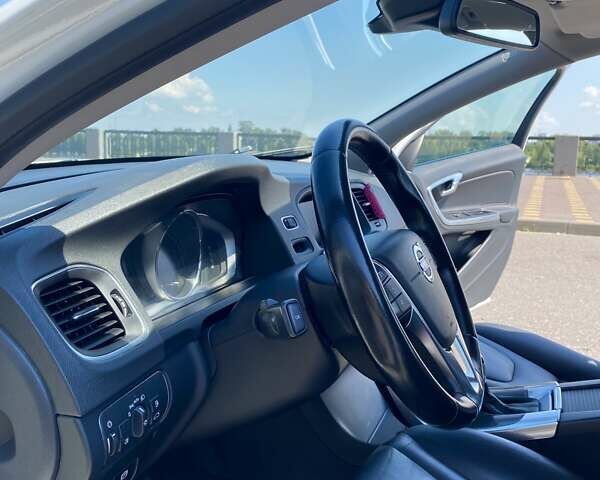 Вольво B60, объемом двигателя 1.6 л и пробегом 220 тыс. км за 11900 $, фото 14 на Automoto.ua
