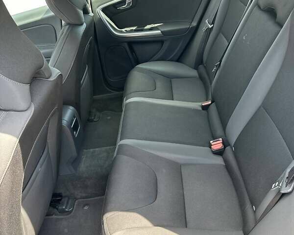 Вольво B60, объемом двигателя 1.99 л и пробегом 212 тыс. км за 12400 $, фото 17 на Automoto.ua