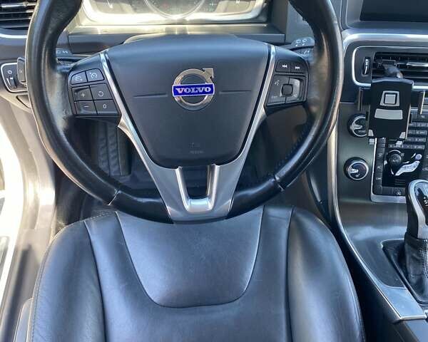 Вольво B60, объемом двигателя 1.6 л и пробегом 220 тыс. км за 11900 $, фото 9 на Automoto.ua