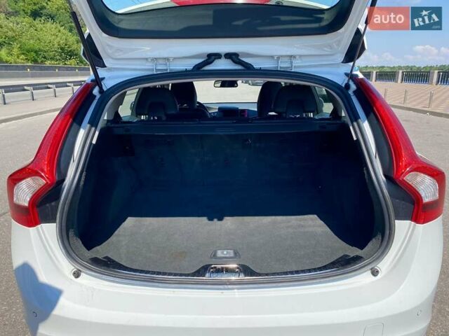 Вольво B60, объемом двигателя 1.6 л и пробегом 220 тыс. км за 11900 $, фото 23 на Automoto.ua