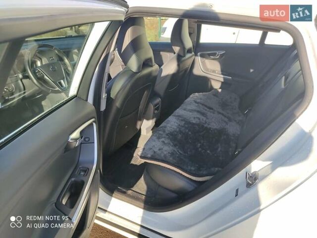 Вольво B60, объемом двигателя 2 л и пробегом 60 тыс. км за 16500 $, фото 11 на Automoto.ua