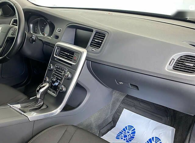 Вольво B60, объемом двигателя 0 л и пробегом 207 тыс. км за 16950 $, фото 7 на Automoto.ua