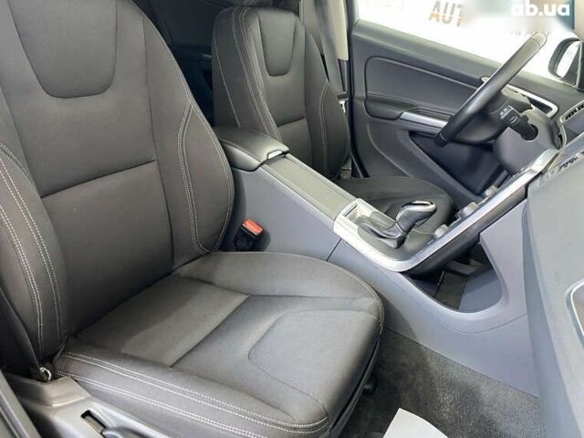 Вольво B60, объемом двигателя 0 л и пробегом 207 тыс. км за 16950 $, фото 8 на Automoto.ua