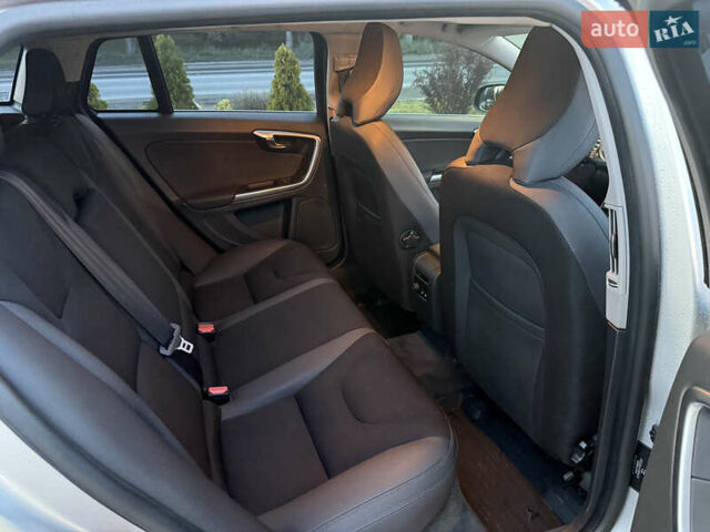 Серый Вольво B60, объемом двигателя 1.56 л и пробегом 302 тыс. км за 9500 $, фото 19 на Automoto.ua