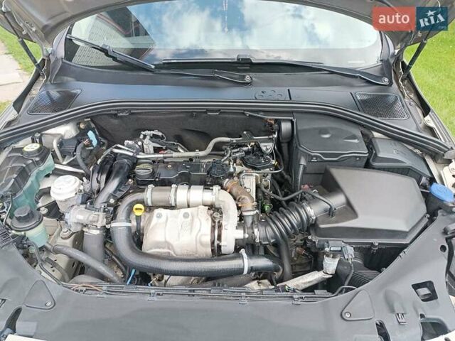 Вольво B60 2011 в Яворове на Automoto.ua Серый Вольво B60, объемом двигателя 1.6 л и пробегом 340 тыс. км за 9850 $, фото 3 на Automoto.ua