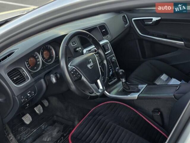 Сірий Вольво B60, об'ємом двигуна 1.6 л та пробігом 298 тис. км за 8888 $, фото 19 на Automoto.ua