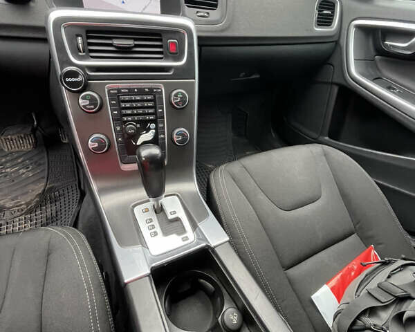 Серый Вольво B60, объемом двигателя 1.98 л и пробегом 254 тыс. км за 10499 $, фото 21 на Automoto.ua