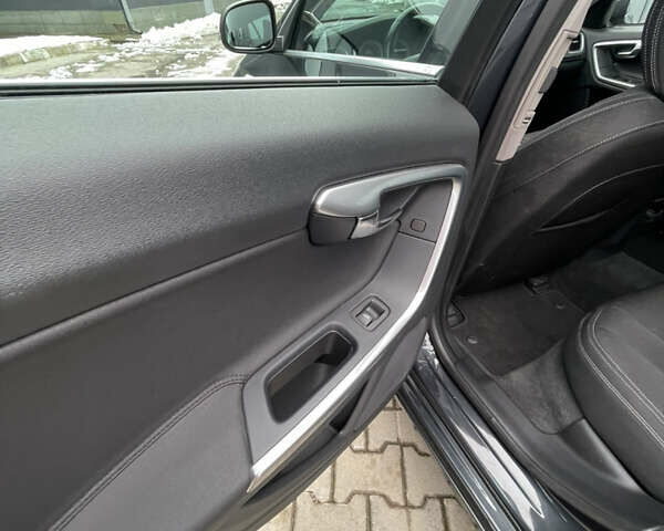 Серый Вольво B60, объемом двигателя 1.98 л и пробегом 254 тыс. км за 10499 $, фото 33 на Automoto.ua