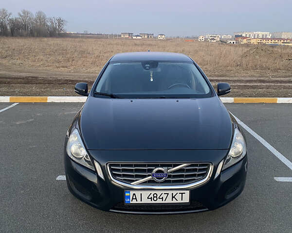Серый Вольво B60, объемом двигателя 2 л и пробегом 380 тыс. км за 9800 $, фото 1 на Automoto.ua