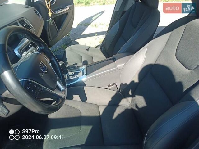 Серый Вольво B60, объемом двигателя 1.98 л и пробегом 450 тыс. км за 8500 $, фото 10 на Automoto.ua