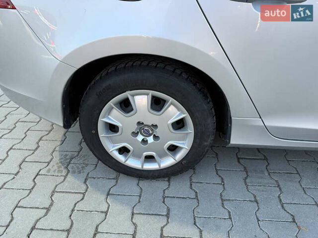 Серый Вольво B60, объемом двигателя 1.56 л и пробегом 302 тыс. км за 9500 $, фото 13 на Automoto.ua