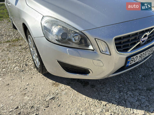 Серый Вольво B60, объемом двигателя 1.56 л и пробегом 298 тыс. км за 9300 $, фото 2 на Automoto.ua