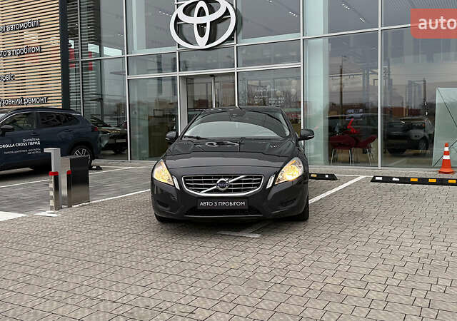 Сірий Вольво B60, об'ємом двигуна 2 л та пробігом 259 тис. км за 8500 $, фото 4 на Automoto.ua