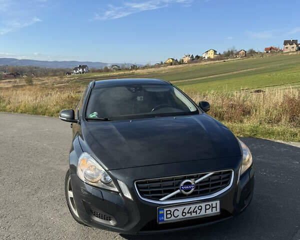 Сірий Вольво B60, об'ємом двигуна 1.56 л та пробігом 271 тис. км за 10300 $, фото 2 на Automoto.ua