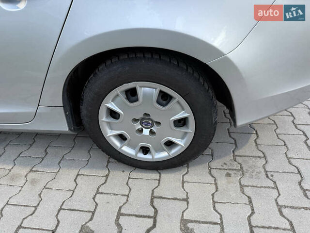 Серый Вольво B60, объемом двигателя 1.56 л и пробегом 302 тыс. км за 9500 $, фото 10 на Automoto.ua