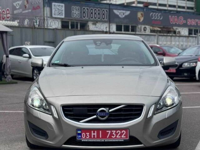 Серый Вольво B60, объемом двигателя 2 л и пробегом 233 тыс. км за 13000 $, фото 4 на Automoto.ua