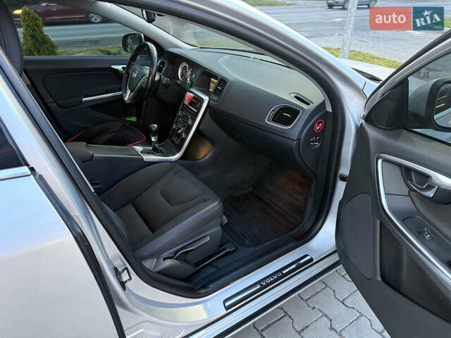 Серый Вольво B60, объемом двигателя 1.56 л и пробегом 302 тыс. км за 9500 $, фото 14 на Automoto.ua