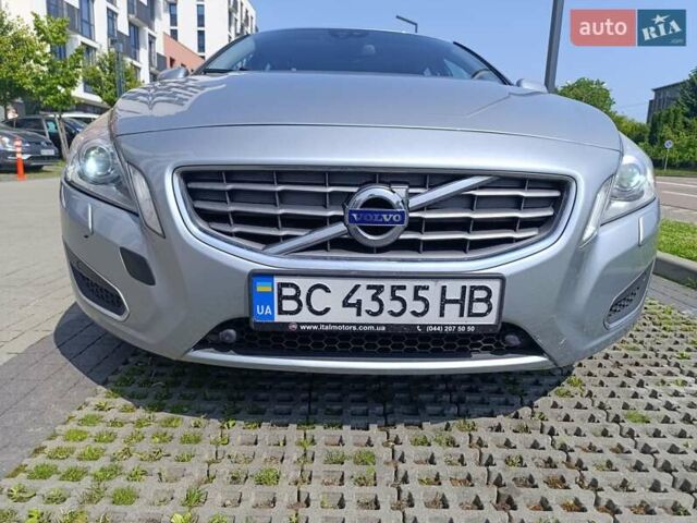 Серый Вольво B60, объемом двигателя 1.56 л и пробегом 212 тыс. км за 9000 $, фото 39 на Automoto.ua