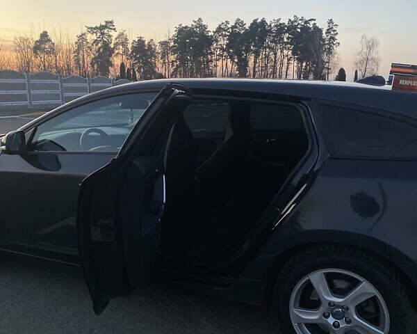 Серый Вольво B60, объемом двигателя 2 л и пробегом 380 тыс. км за 9800 $, фото 23 на Automoto.ua