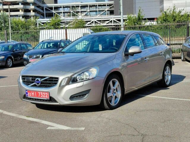 Серый Вольво B60, объемом двигателя 2 л и пробегом 233 тыс. км за 13000 $, фото 1 на Automoto.ua