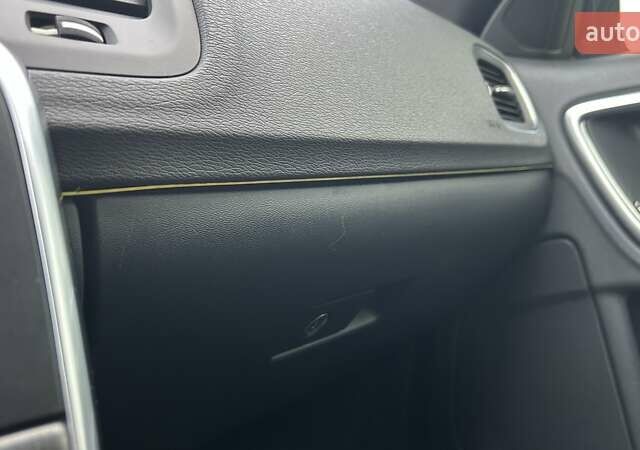 Вольво B60 2011 в Луцке на Automoto.ua Серый Вольво B60, объемом двигателя 1.98 л и пробегом 287 тыс. км за 12500 $, фото 26 на Automoto.ua