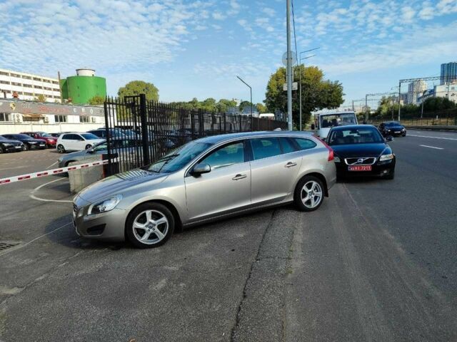 Серый Вольво B60, объемом двигателя 2 л и пробегом 233 тыс. км за 13000 $, фото 5 на Automoto.ua