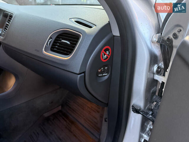 Серый Вольво B60, объемом двигателя 1.56 л и пробегом 302 тыс. км за 9500 $, фото 22 на Automoto.ua