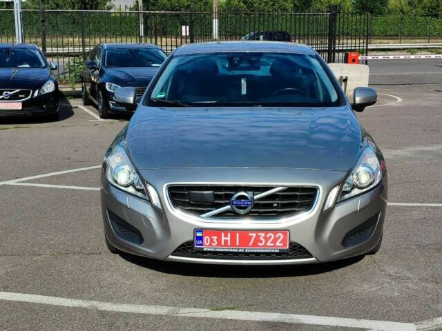 Серый Вольво B60, объемом двигателя 2 л и пробегом 233 тыс. км за 13000 $, фото 2 на Automoto.ua