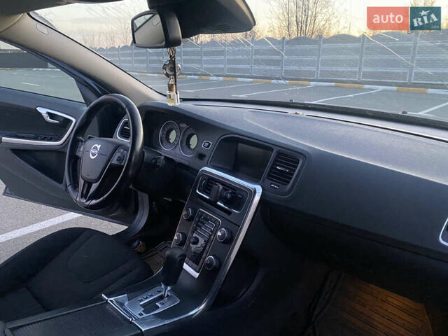 Серый Вольво B60, объемом двигателя 2 л и пробегом 380 тыс. км за 9800 $, фото 40 на Automoto.ua