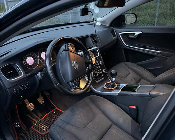 Вольво B60 2011 в Трускавце на Automoto.ua Серый Вольво B60, объемом двигателя 1.56 л и пробегом 270 тыс. км за 10600 $, фото 8 на Automoto.ua