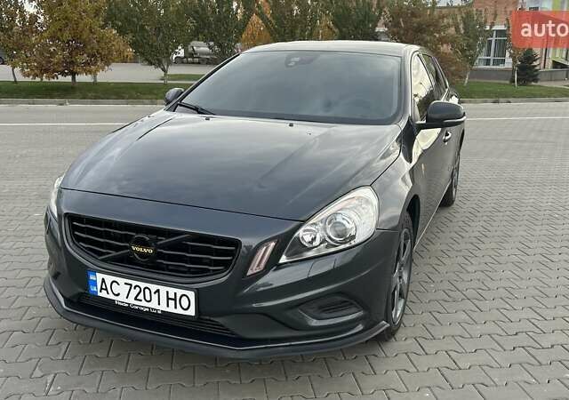 Вольво B60 2011 в Луцке на Automoto.ua Серый Вольво B60, объемом двигателя 1.98 л и пробегом 287 тыс. км за 12500 $, фото 4 на Automoto.ua