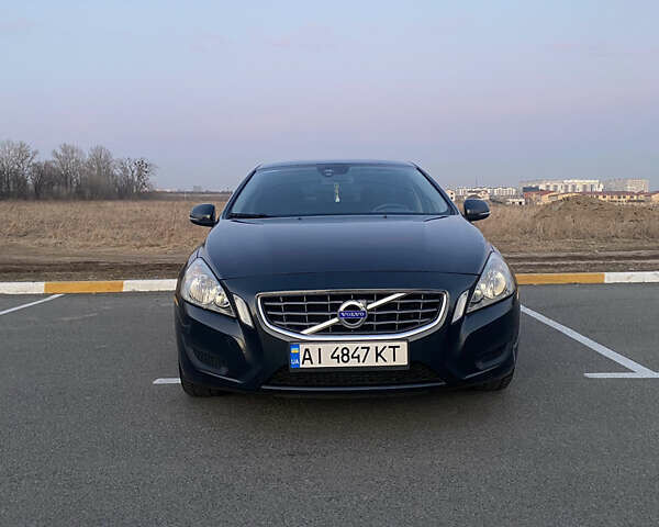 Серый Вольво B60, объемом двигателя 2 л и пробегом 380 тыс. км за 9800 $, фото 2 на Automoto.ua