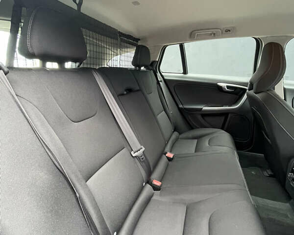 Серый Вольво B60, объемом двигателя 1.98 л и пробегом 254 тыс. км за 10499 $, фото 26 на Automoto.ua