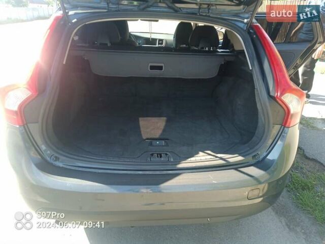 Серый Вольво B60, объемом двигателя 1.98 л и пробегом 450 тыс. км за 8500 $, фото 6 на Automoto.ua