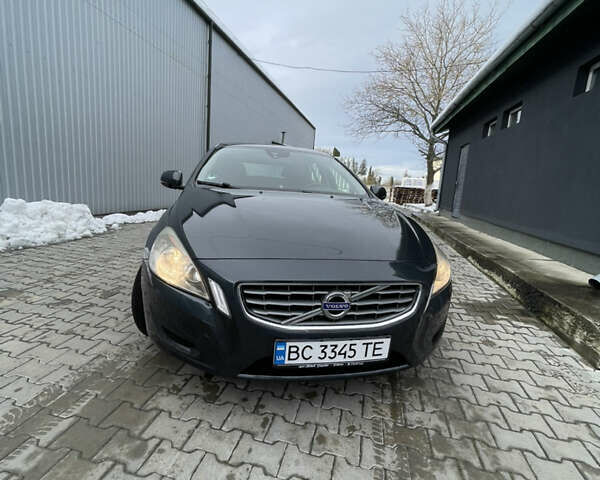 Серый Вольво B60, объемом двигателя 1.98 л и пробегом 254 тыс. км за 10499 $, фото 3 на Automoto.ua