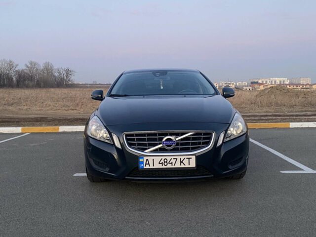 Серый Вольво B60, объемом двигателя 2 л и пробегом 400 тыс. км за 9500 $, фото 2 на Automoto.ua