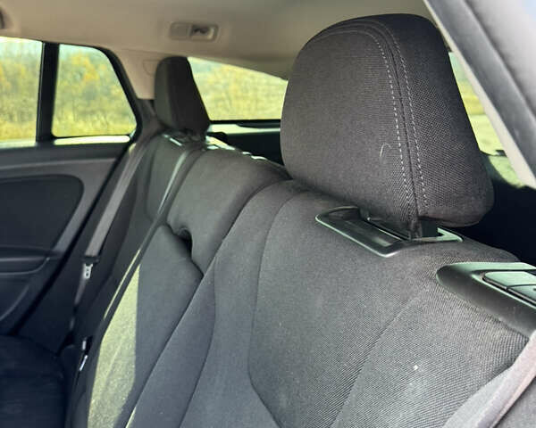 Сірий Вольво B60, об'ємом двигуна 1.56 л та пробігом 271 тис. км за 10300 $, фото 24 на Automoto.ua