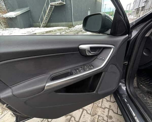 Серый Вольво B60, объемом двигателя 1.98 л и пробегом 254 тыс. км за 10499 $, фото 34 на Automoto.ua