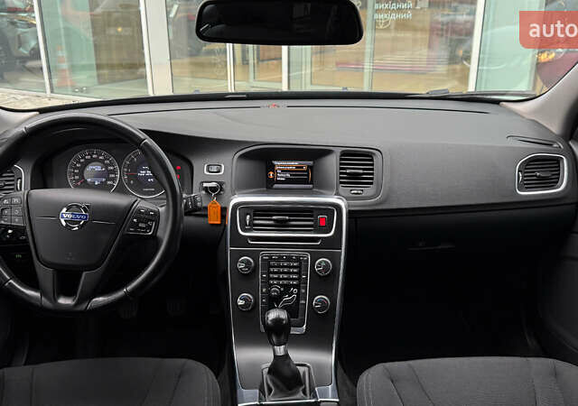 Сірий Вольво B60, об'ємом двигуна 2 л та пробігом 259 тис. км за 8500 $, фото 7 на Automoto.ua