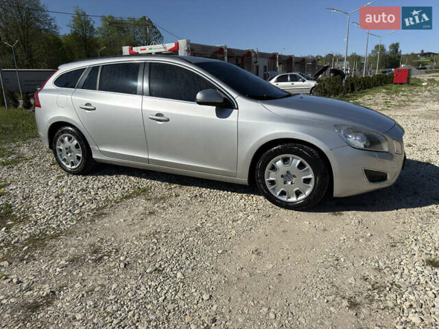 Серый Вольво B60, объемом двигателя 1.56 л и пробегом 298 тыс. км за 9300 $, фото 1 на Automoto.ua