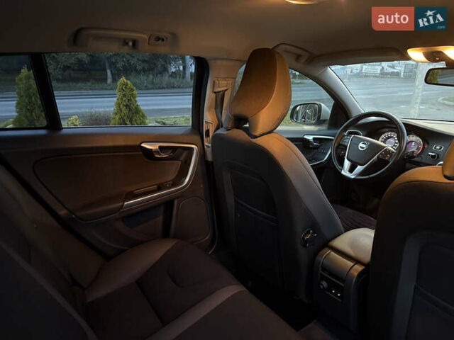 Серый Вольво B60, объемом двигателя 1.56 л и пробегом 302 тыс. км за 9500 $, фото 15 на Automoto.ua