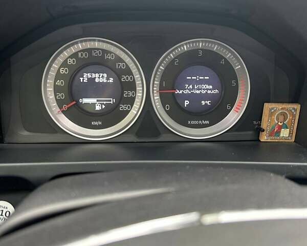 Вольво B60 2011 в Львове на Automoto.ua Серый Вольво B60, объемом двигателя 1.98 л и пробегом 254 тыс. км за 11500 $, фото 6 на Automoto.ua