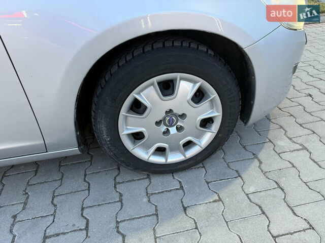 Серый Вольво B60, объемом двигателя 1.56 л и пробегом 302 тыс. км за 9500 $, фото 12 на Automoto.ua