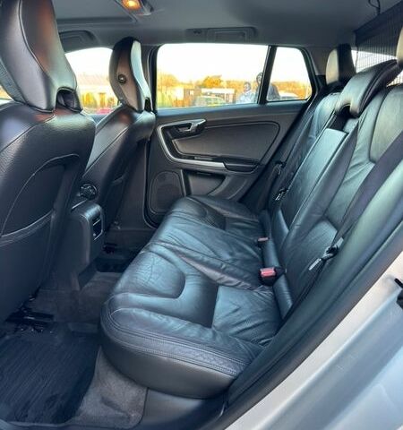 Сірий Вольво B60, об'ємом двигуна 2 л та пробігом 243 тис. км за 11950 $, фото 54 на Automoto.ua