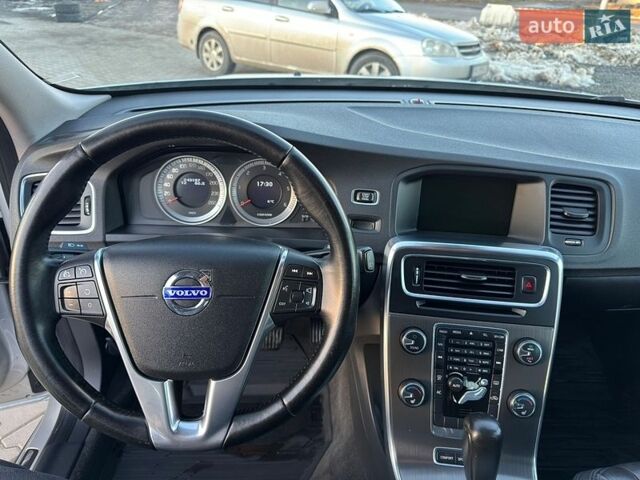 Сірий Вольво B60, об'ємом двигуна 2 л та пробігом 243 тис. км за 11300 $, фото 44 на Automoto.ua