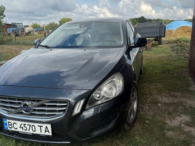 Сірий Вольво B60, об'ємом двигуна 1.98 л та пробігом 265 тис. км за 10200 $, фото 1 на Automoto.ua