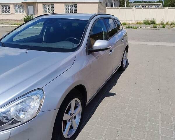 Серый Вольво B60, объемом двигателя 1.98 л и пробегом 181 тыс. км за 12100 $, фото 4 на Automoto.ua